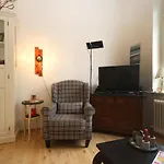 Ferienwohnung, Gemuetlicher Altbau Mit Balkon Naehe Fuerstenplatz Und Koenigsallee